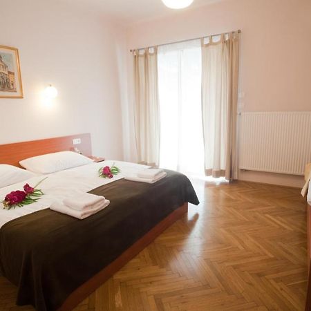Alo Apartments Vila Klara Ljubljana Room photo