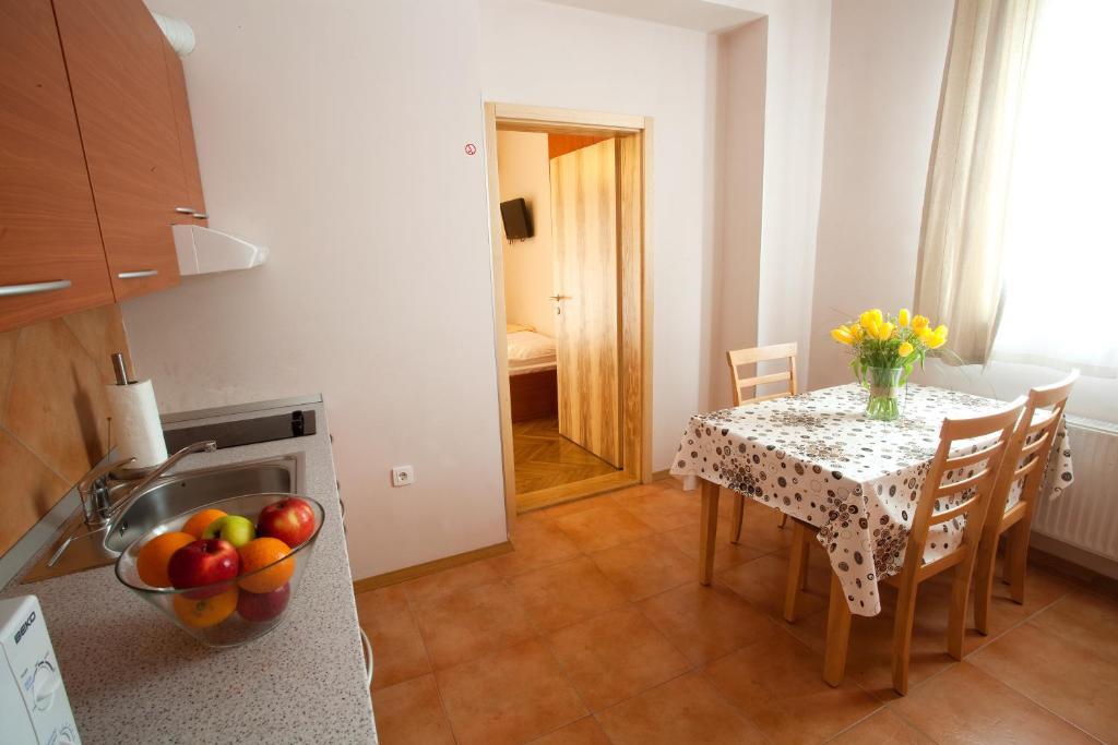 Alo Apartments Vila Klara Ljubljana Room photo